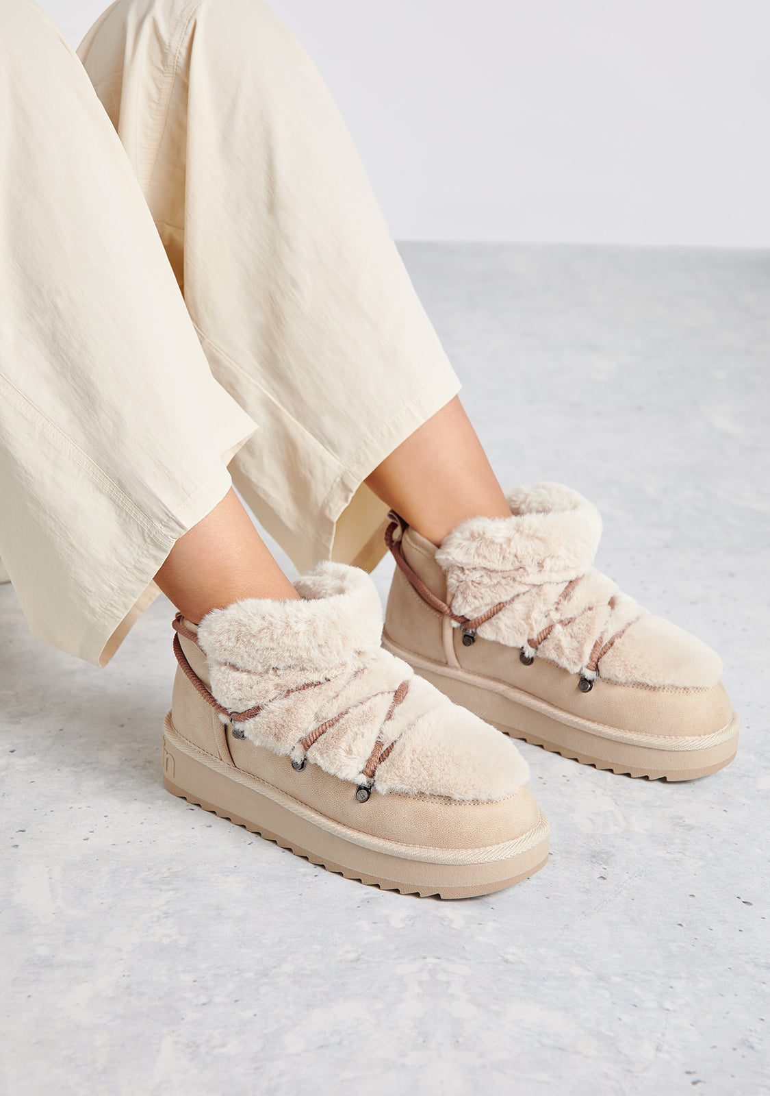 D FRANKLIN ZAPATOS / BOOTS / NORDIC Nordic  Trk Fur Low Beige