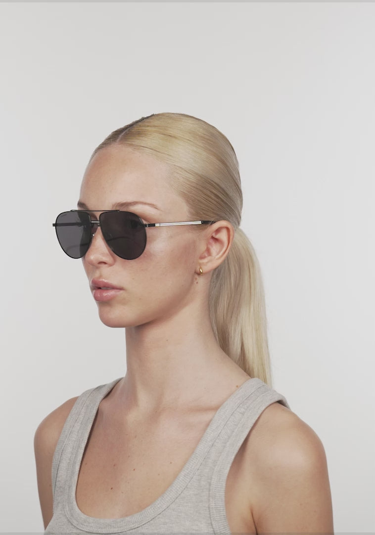 Učitaj video: Aviator Legacy Black / Black