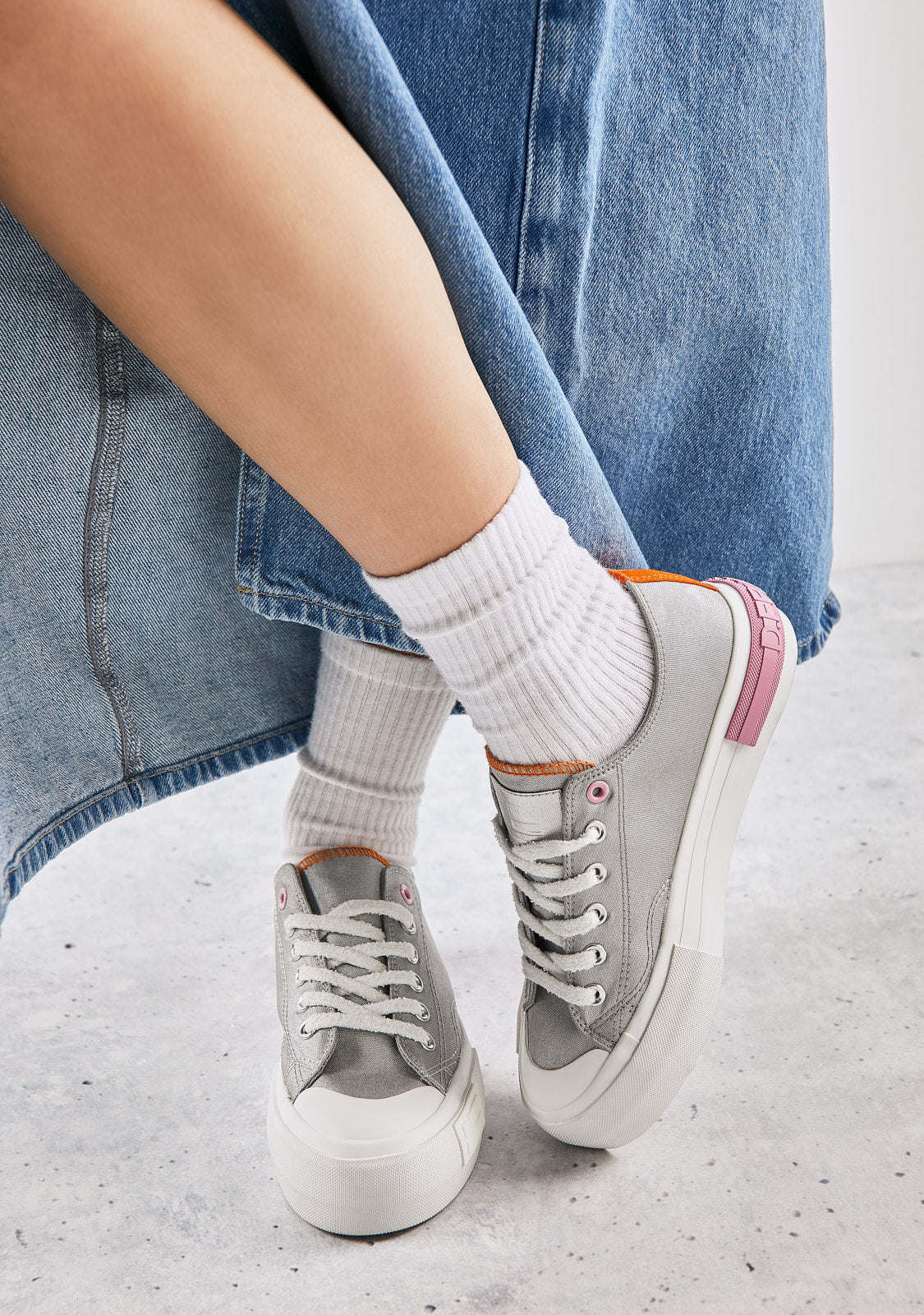 Women Shoes Special Prices