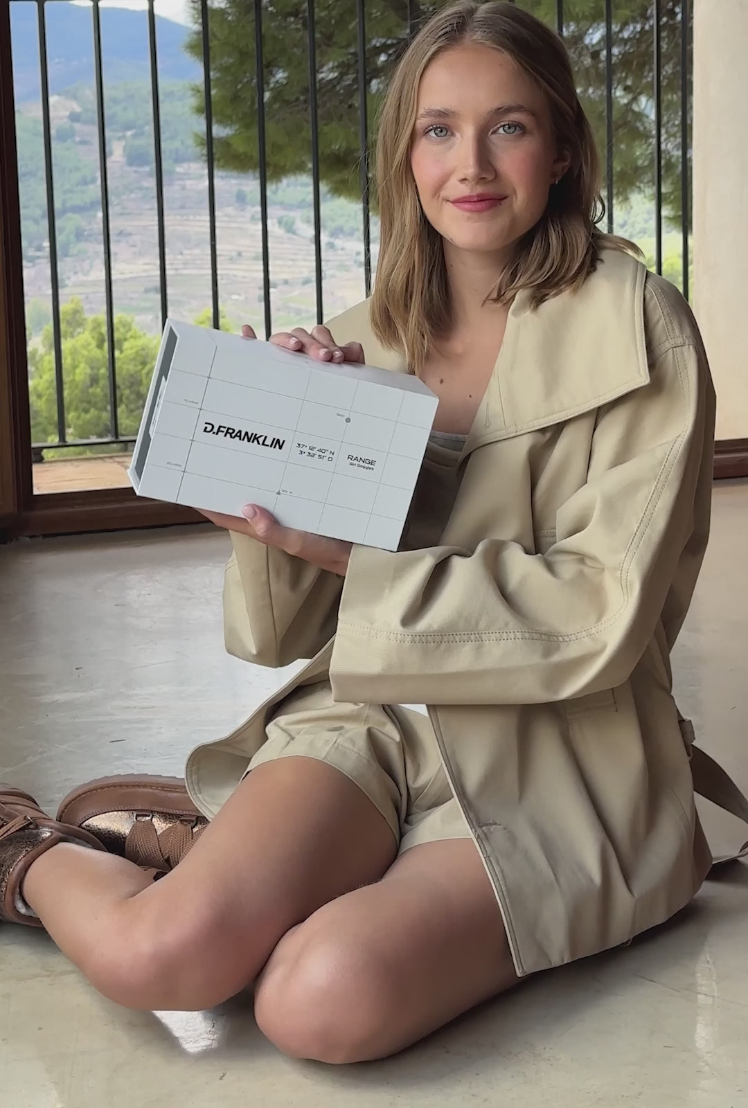 Učitaj video: Range Black / Black