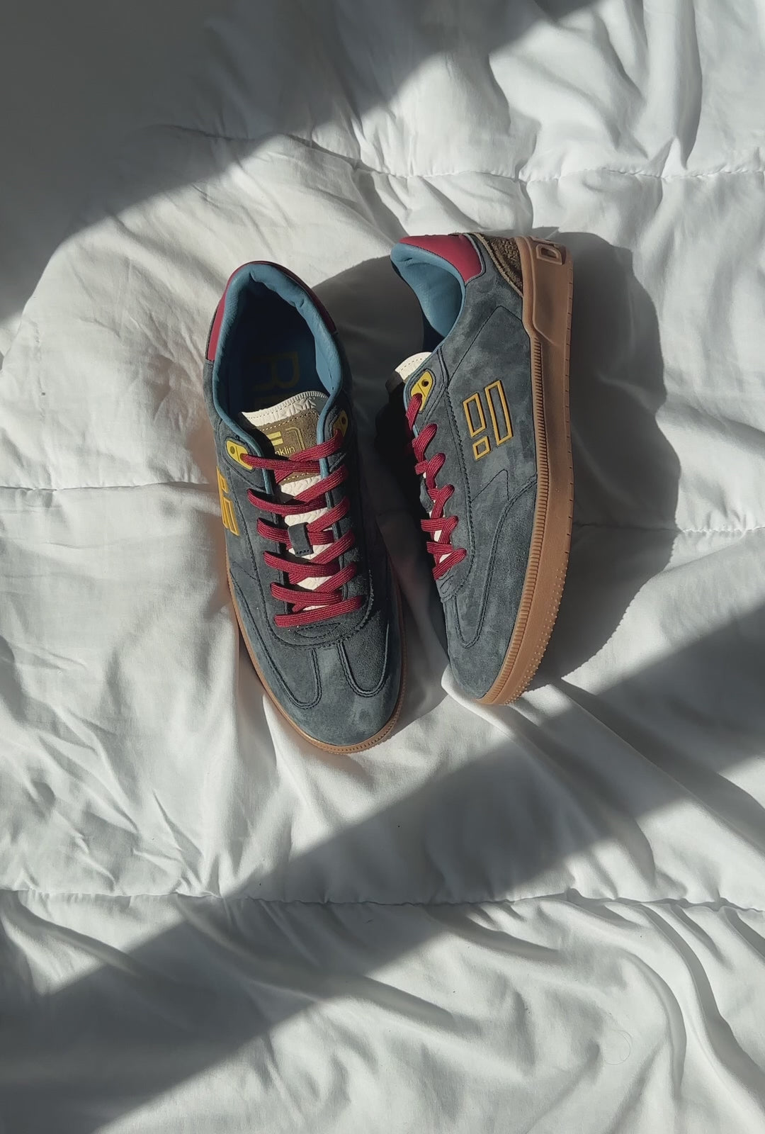 Učitaj video: Rebel Basic Flag Petrol Blue