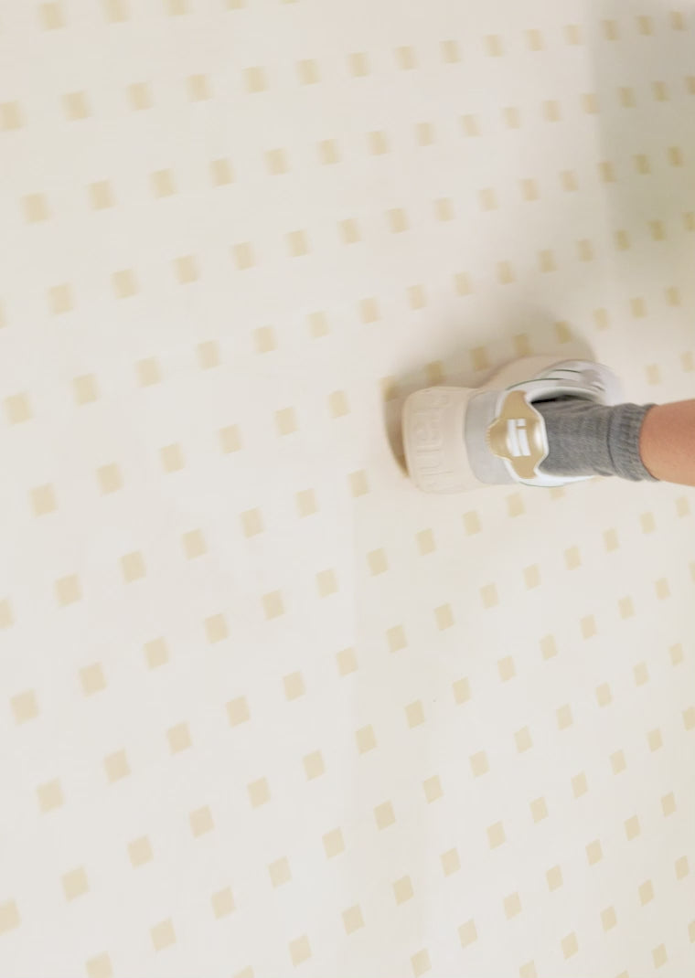 Učitaj video: Court Basic White / Gold
