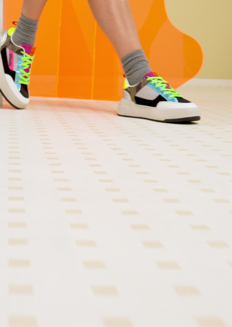 Učitaj video: Court Multi Camo